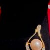 Élégant pendentif en perle d’eau douce et en cuivre plaqué or