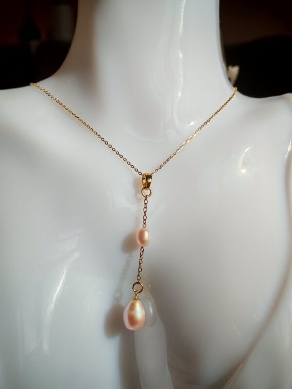 Collier pendentif perle violet champagne  plaqué or 14 carats