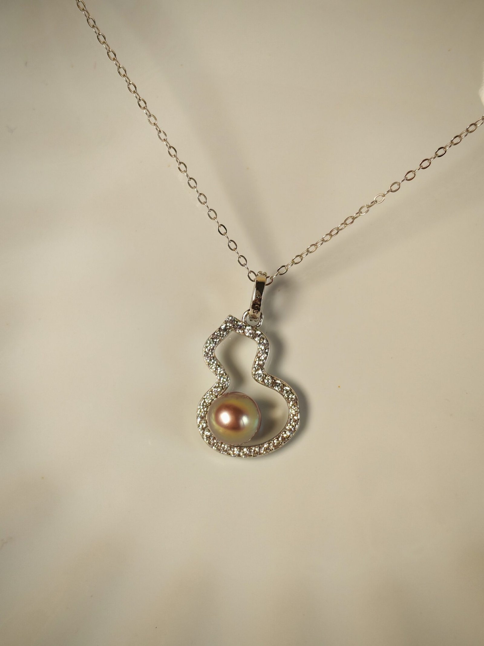 Collier pendentif perle violet argent sterling plaqué or blanc