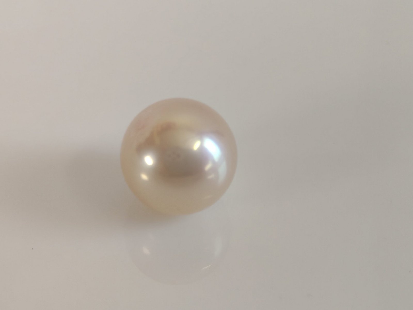 Perle de culture d'eau douce, blanche , ronde, 11. 7mm x 1pc -